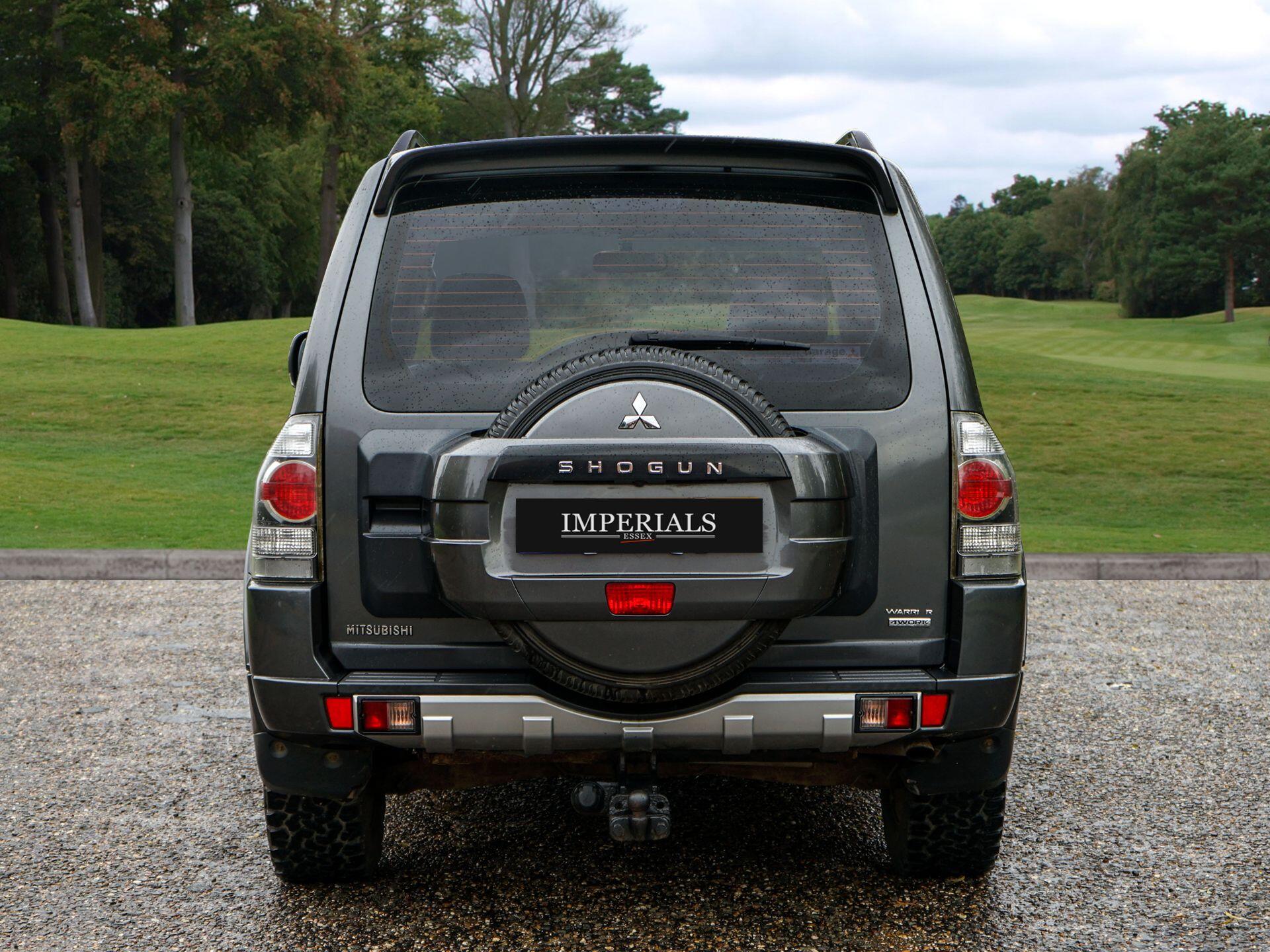 Mitsubishi Shogun 3.2 DI-DC Warrior 4WD L3 3dr — photo 10