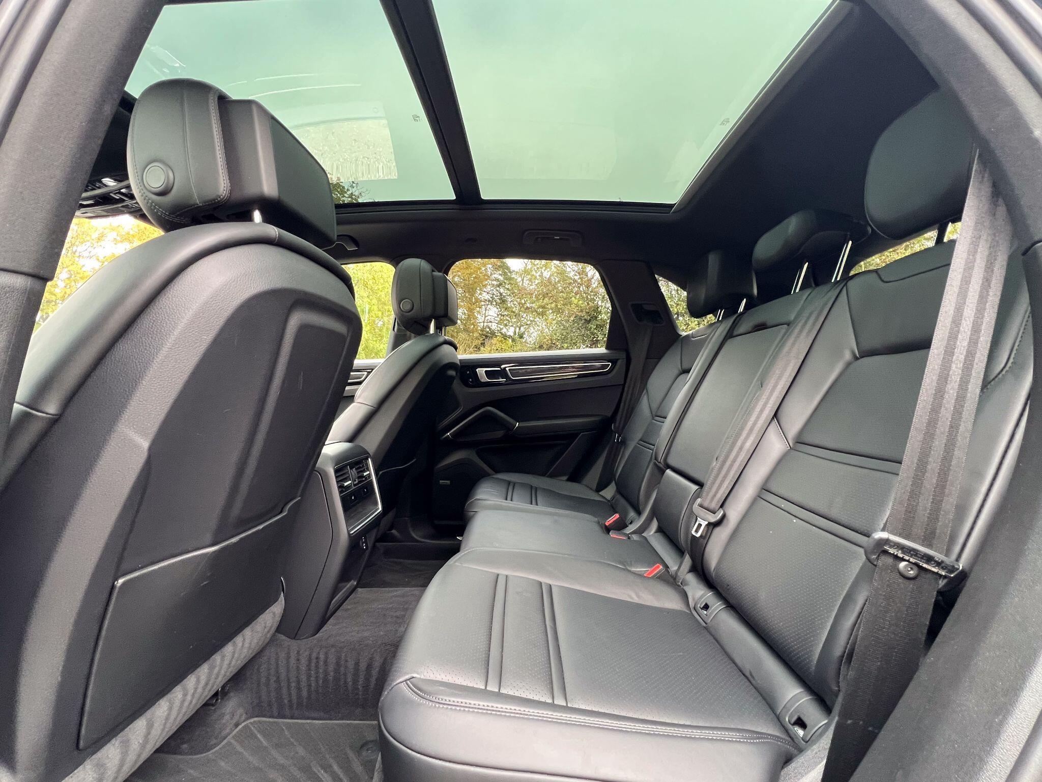 Porsche Cayenne 3.0T V6 TiptronicS 4WD Euro 6 (s/s) 5dr — photo 14