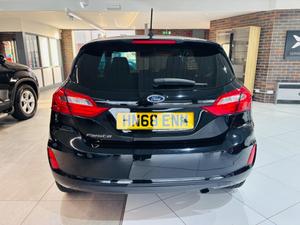 Ford Fiesta Photo 3