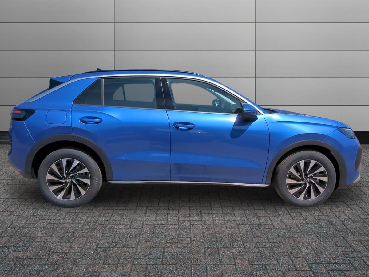 Volkswagen T-Roc Photo at-b27bf8619f1f43138f6ff62df7f622d4.jpg