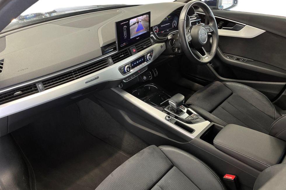 Audi A4 Photo at-b2f7d06f6833470d88a402fe5848ecca.jpg