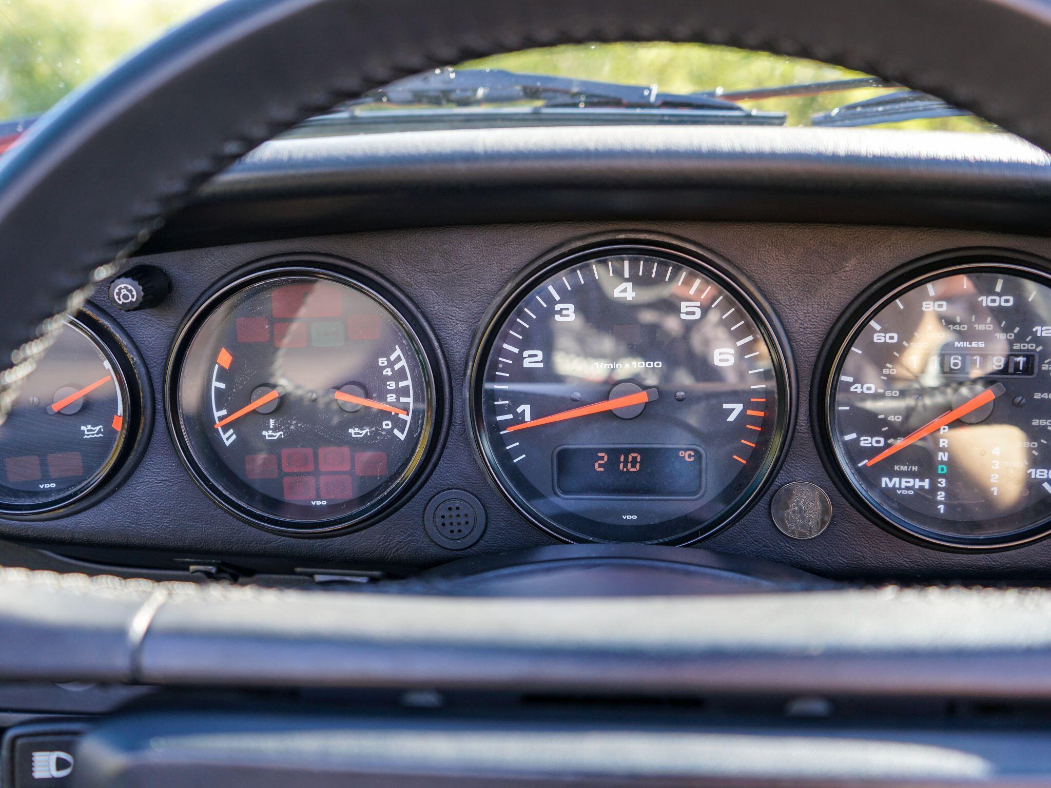 Porsche 964 C2 Cabriolet 3.6 964 Carrera 2 Cabriolet 2dr — photo 20
