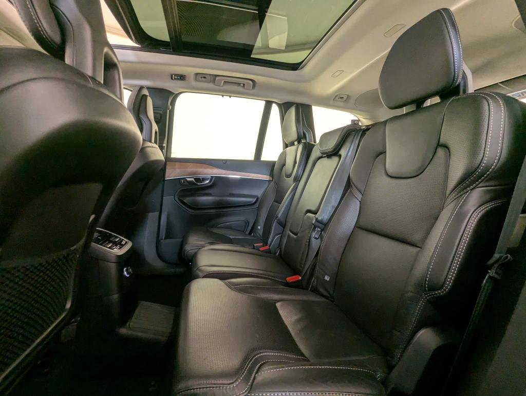 Used 2019 Volvo XC90 Blue £29,500 | 83,370 Miles | V12