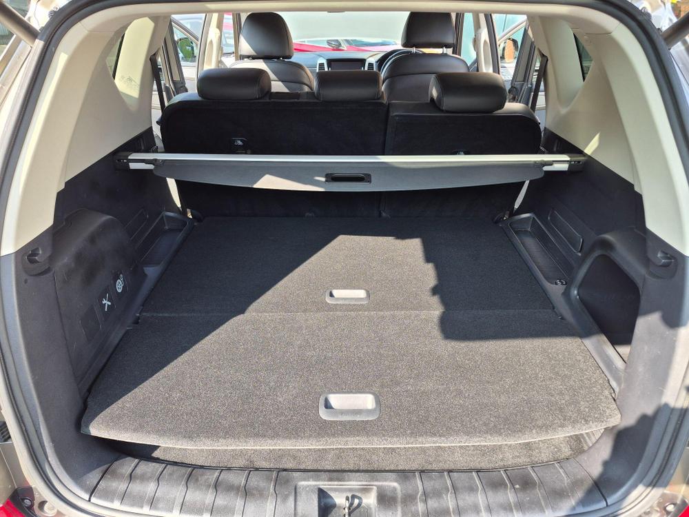 SsangYong Rexton Photo at-b34e235b45f844f7a714d7bbec9918e7.jpg