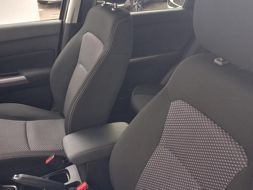 Suzuki Vitara Photo at-b372c01c55e54cf99ca9773ee4fedf50.jpg