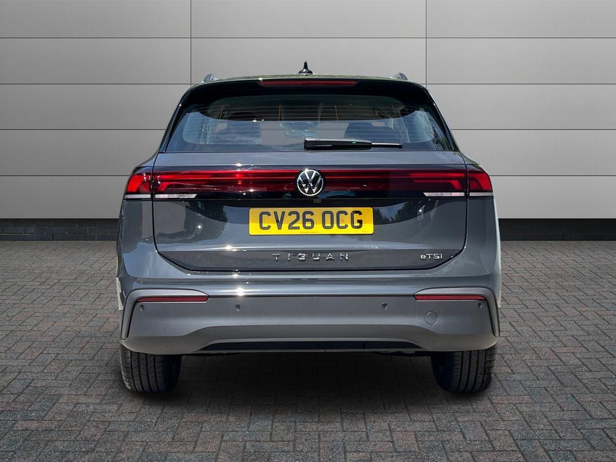Volkswagen Tiguan Photo at-b3863e66d7354d45a3b51a7efe518309.jpg