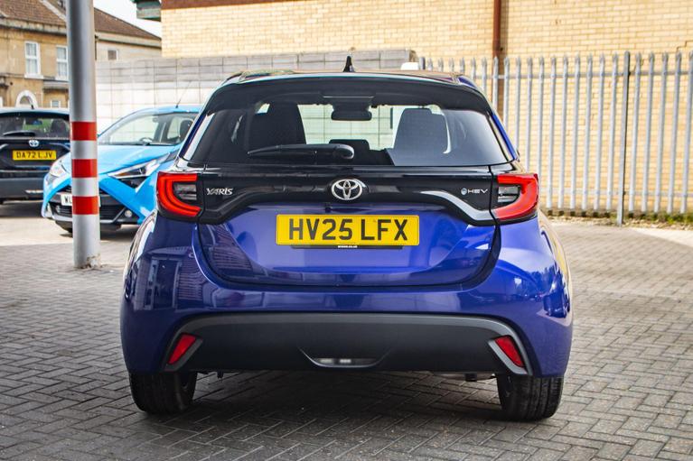 Used Toyota Yaris HV25LFX 4