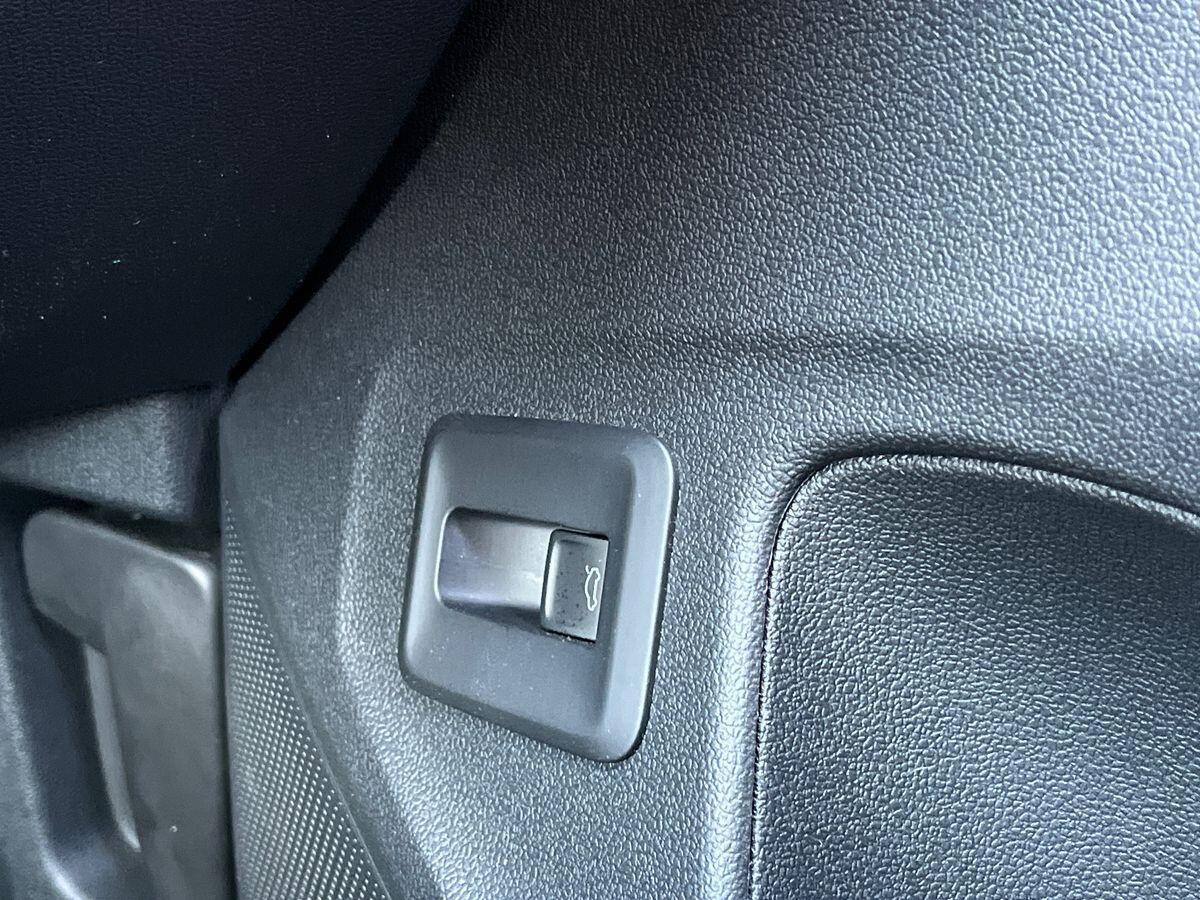 Volkswagen T-roc Photo at-b3957e6aac9f43a5a69a4361188059d4.jpg
