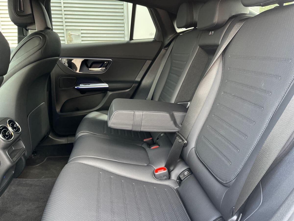 Mercedes-Benz GLC Photo at-b3ee2ebb68154563a939c1083017385e.jpg