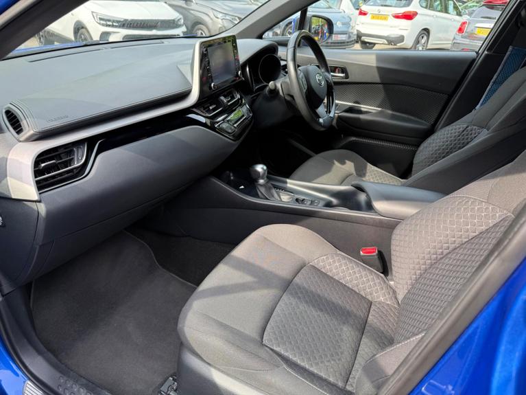 Used Toyota C-HR RO70DZN 26