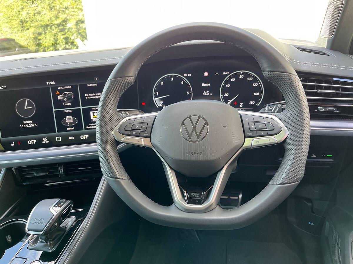 Volkswagen Touareg Photo at-b451792dca794dafa3ad0699d0bbb1d1.jpg