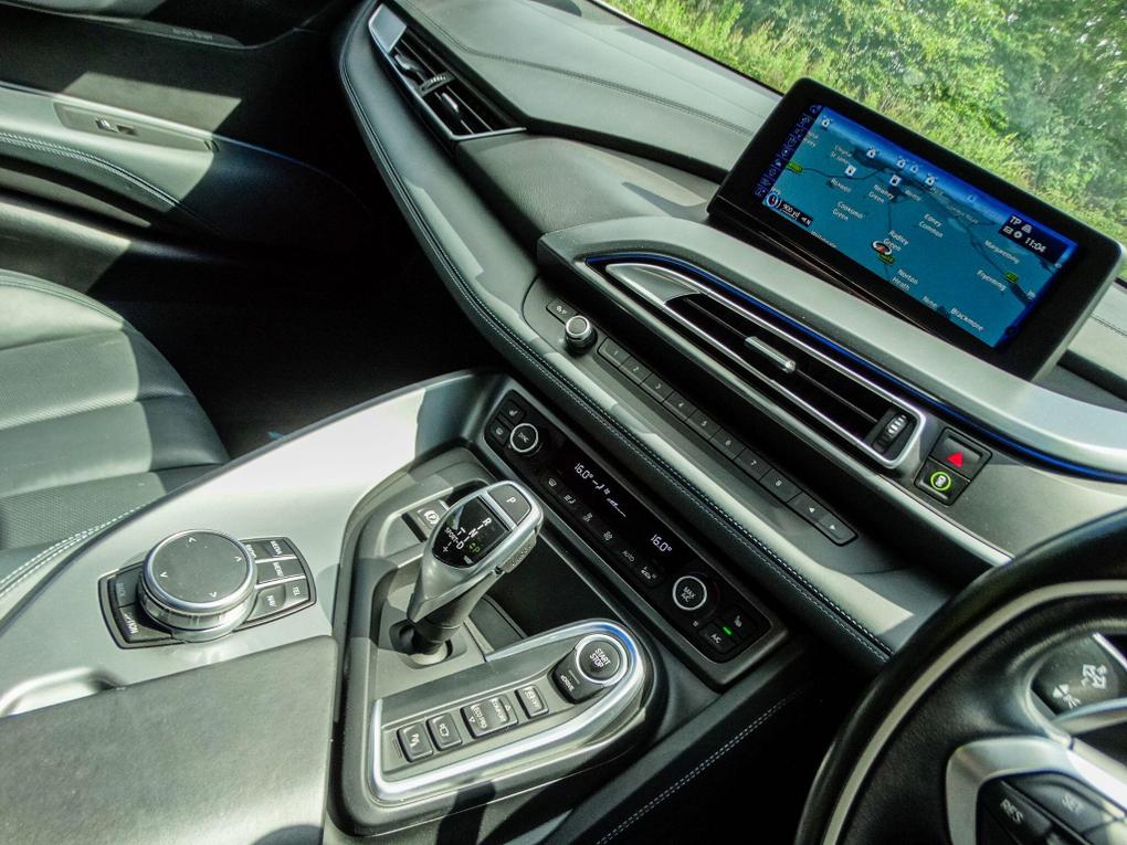 Used BMW i8 WF68XSP 10