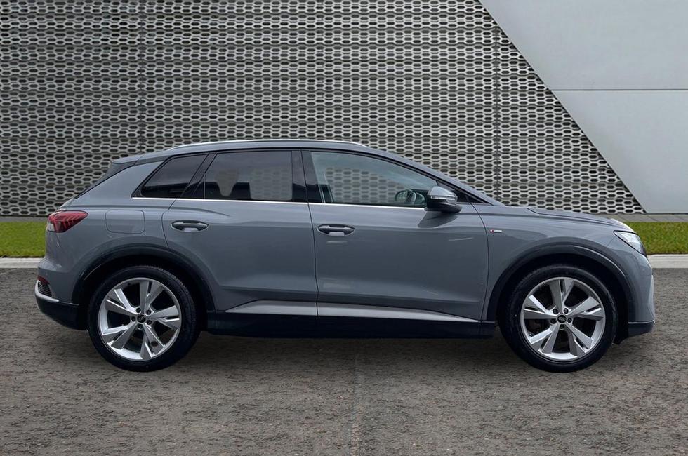 Audi Q4 Photo at-b46a6142dc47434cb3a4810a36205ee2.jpg