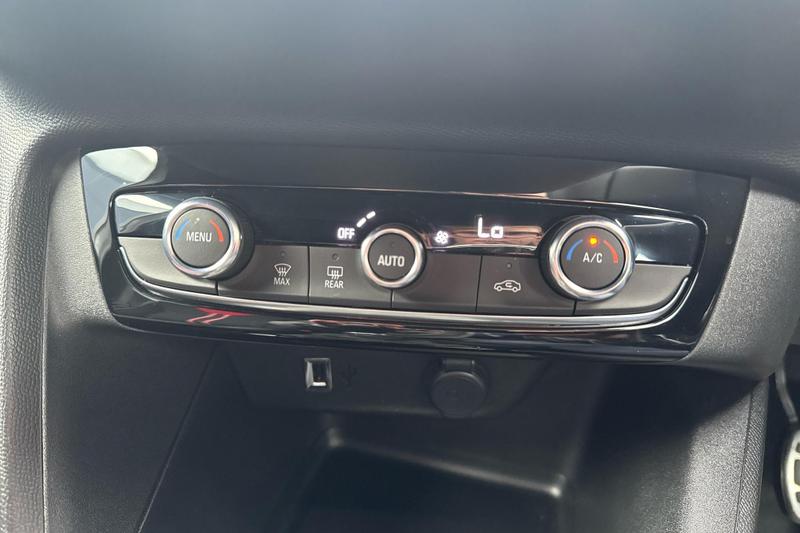 Used Vauxhall Corsa FH72RXN 31