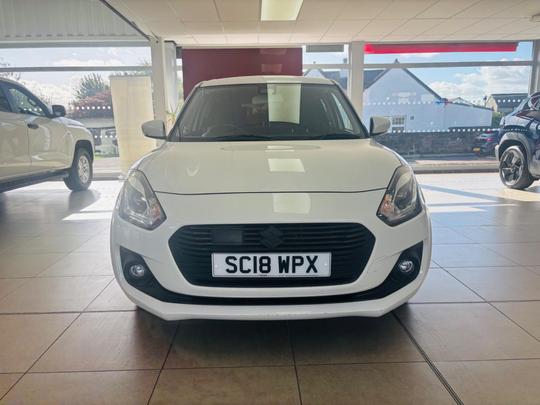 Suzuki Swift Photo at-b5091f5f90794a7b84d3e15cb60da0e0.jpg