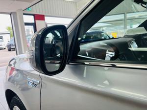 Mitsubishi Outlander Photo 14