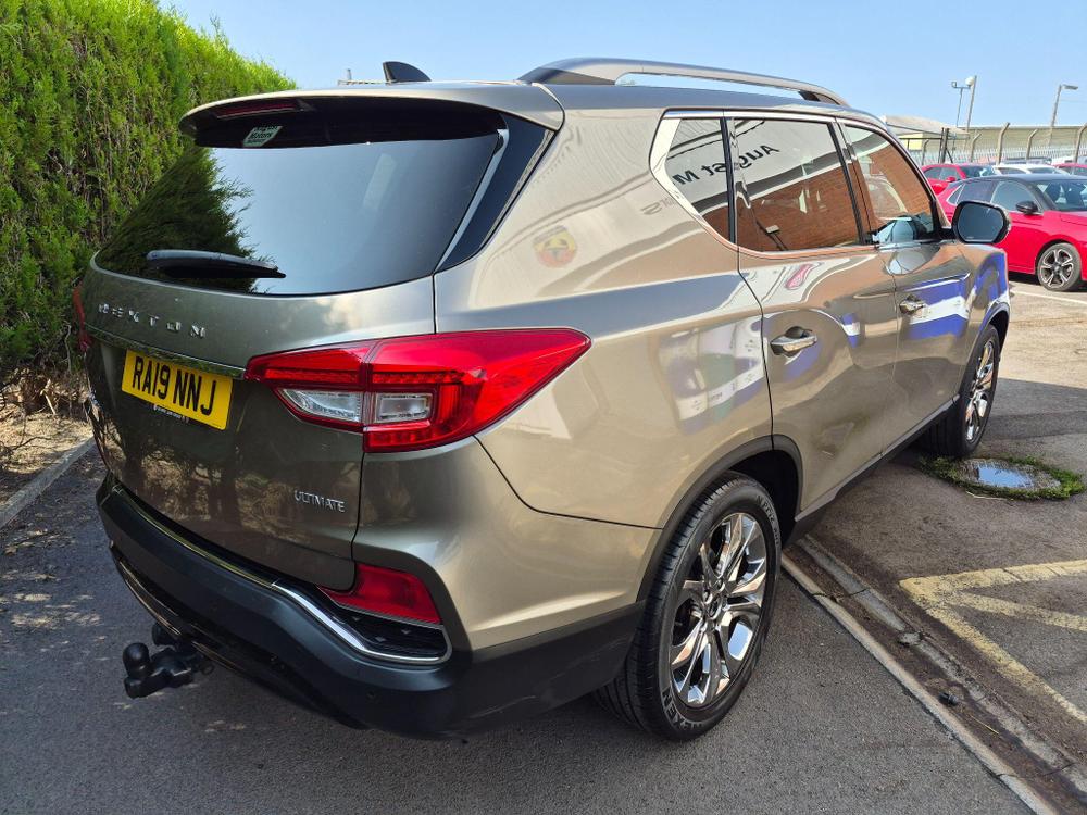 SsangYong Rexton Photo at-b57b0f202dc0434eb4abeb1bd0914d95.jpg