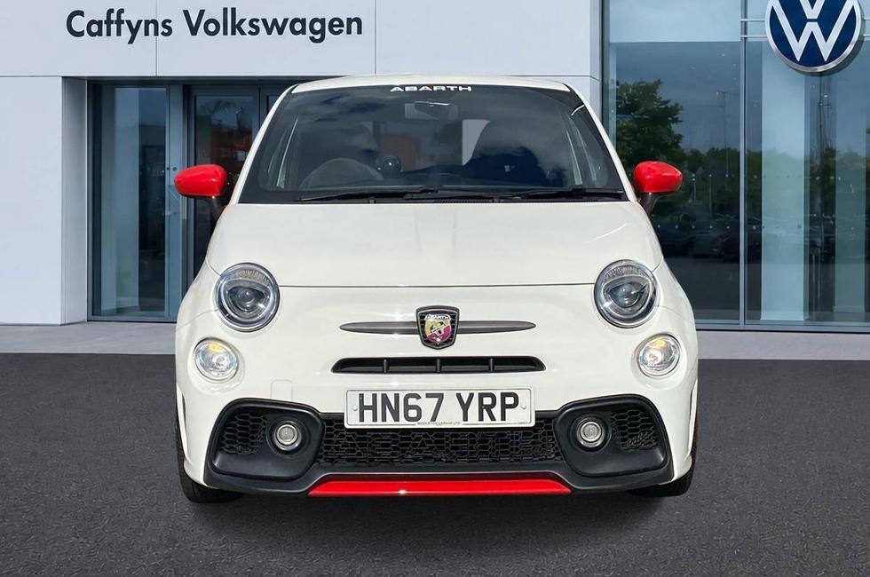 Abarth 595 Photo at-b59b848cfb2e440f90b095fe191e1d8b.jpg