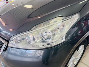 Peugeot 208 Photo 10