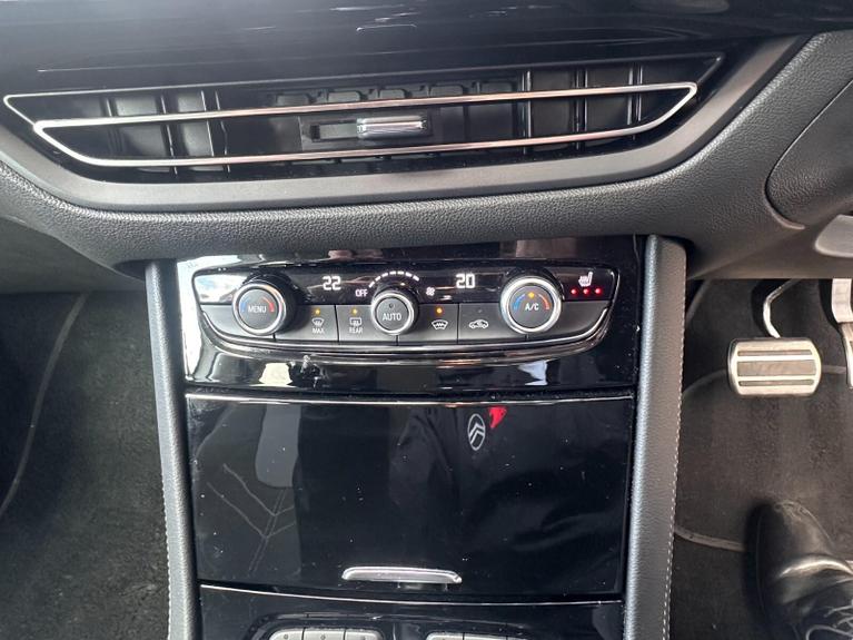 Used Vauxhall Grandland WM23OUC 18