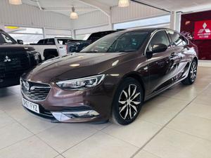 Vauxhall Insignia Photo 2