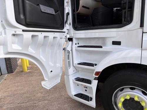 Mercedes-Benz Actros L Photo at-b5ee5fc36fc84ce29e5b30b3c22b043c.jpg