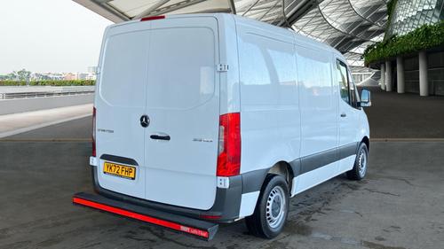 Mercedes-Benz Sprinter Photo at-b5f23d370fe8439a996ece771f0a38b0.jpg