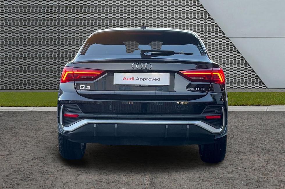 Audi Q3 Photo at-b623d553da8e40278e3a9708284222c9.jpg