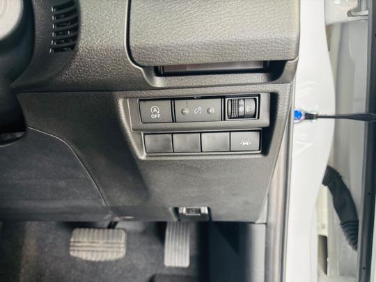 Mitsubishi L200 Photo at-b676abd9cd63450091e64f5ca29cff54.jpg