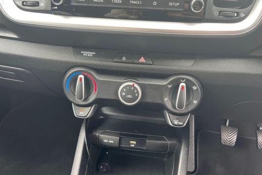 Kia Stonic Photo at-b6828f13d1e540d69e505a579753a64c.jpg