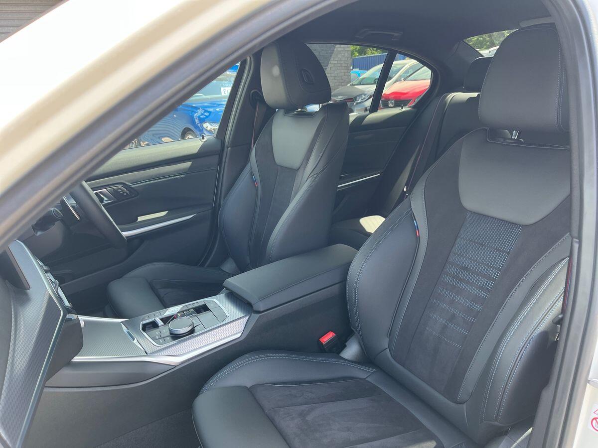 BMW 3 Series Photo 34