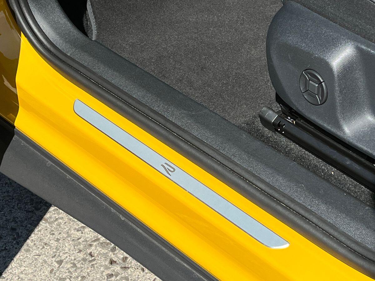 Volkswagen T-roc Photo at-b6be8c16f9844f8dab62189c8f1c5d3c.jpg