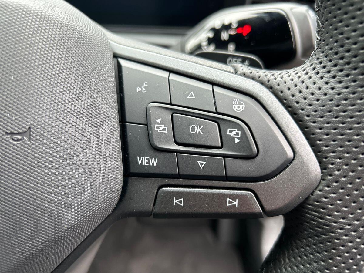 Volkswagen T-roc Photo at-b6d510ee56e64458aab52bad8b5bc753.jpg
