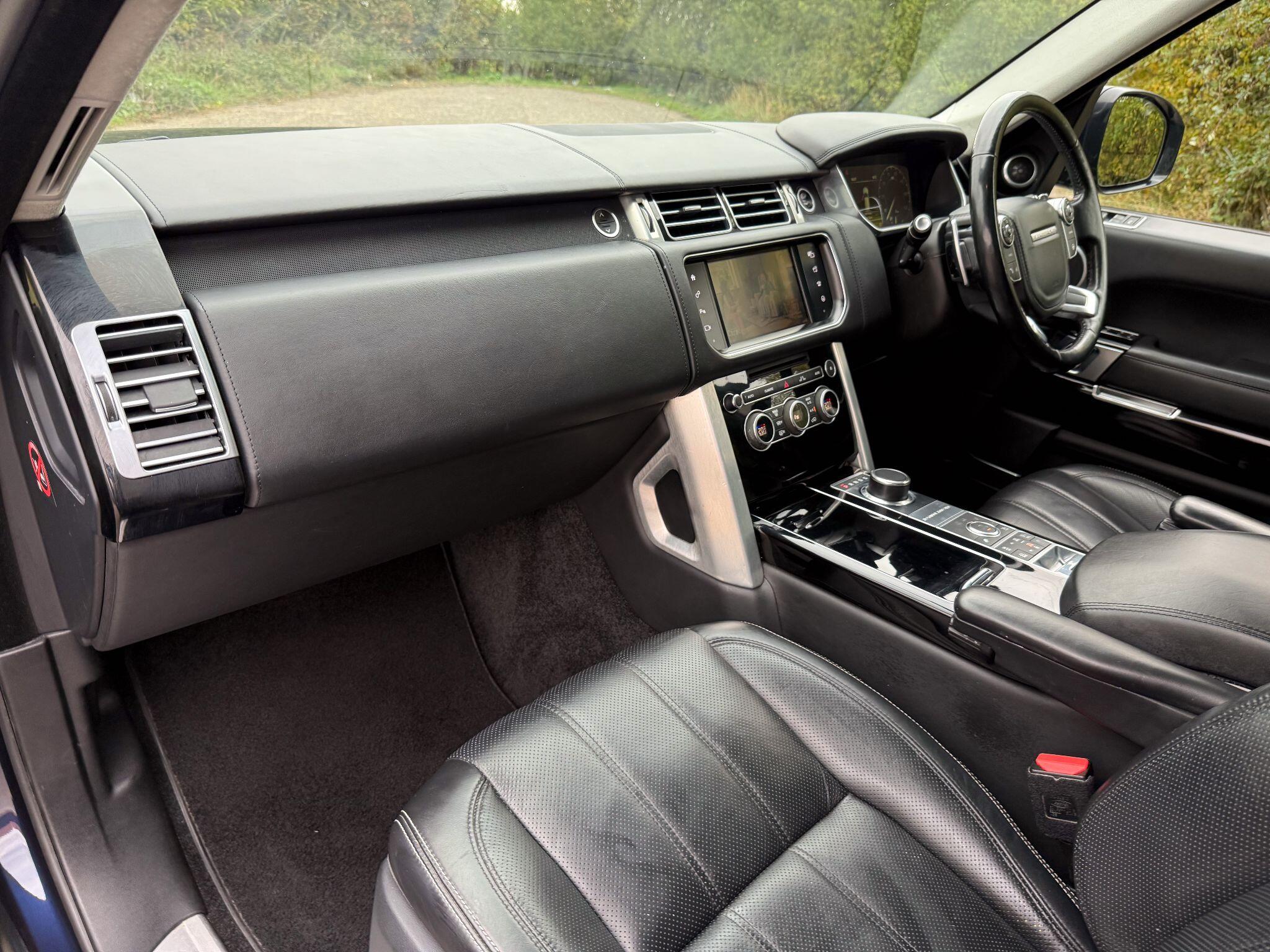 Land Rover Range Rover 3.0 TD V6 Autobiography Auto 4WD Euro 6 (s/s) 5dr — photo 12