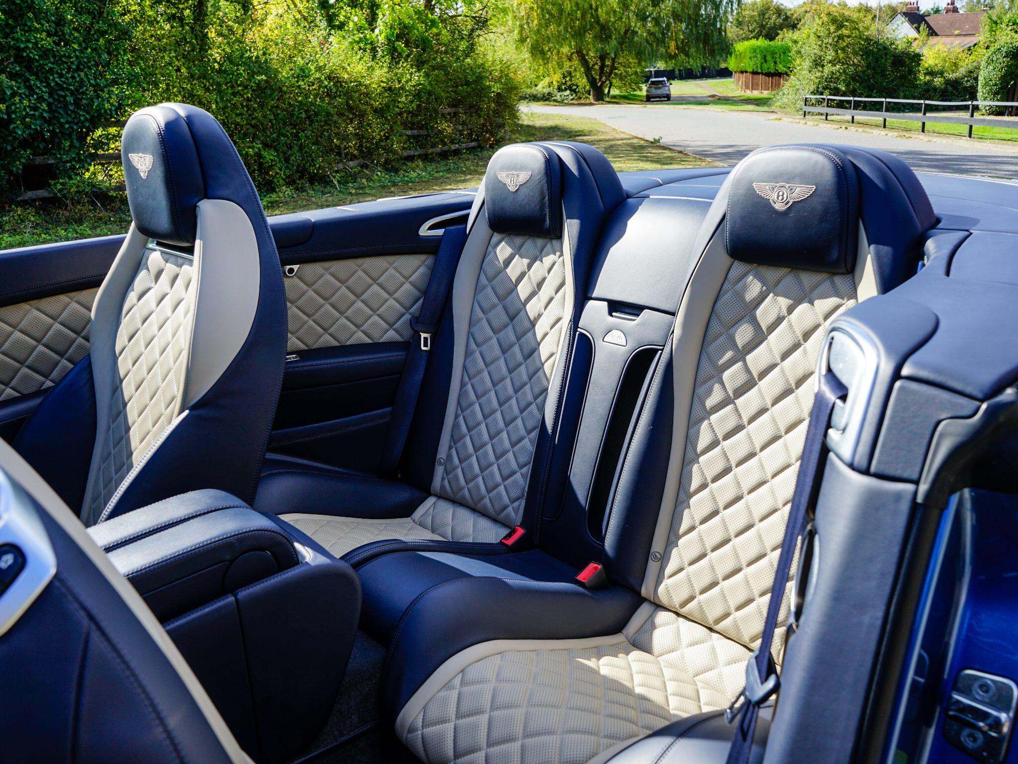 Bentley Continental 4.0 V8 GTC Convertible 2dr Petrol Auto 4WD Euro 6 (507 ps) — photo 14