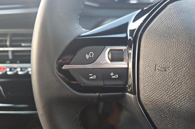 Used Peugeot 2008 SD74FRU 33