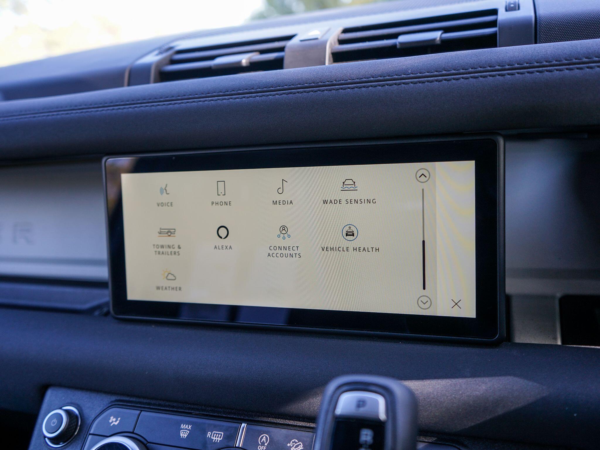 Land Rover Defender 90 3.0 D250 MHEV Hard Top SUV Auto 4WD SWB Euro 6 (s/s) 3dr — photo 25