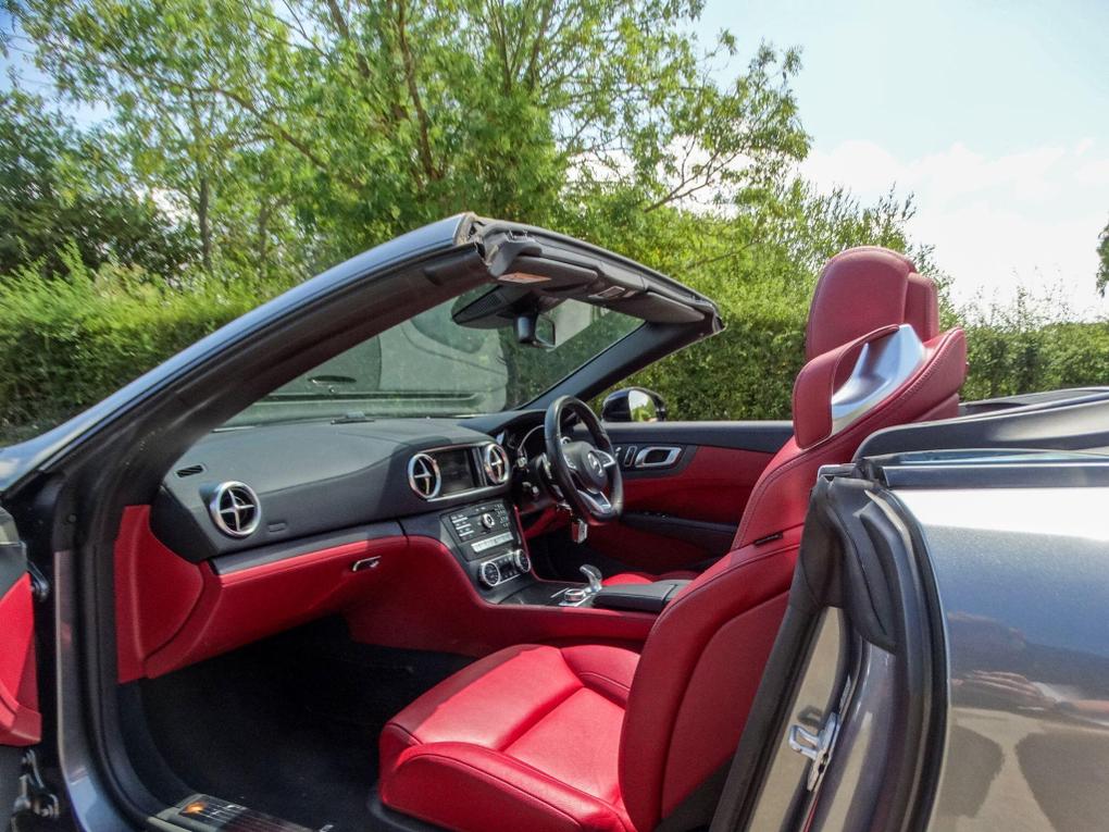 Used Mercedes-Benz SL YE17DFY 14