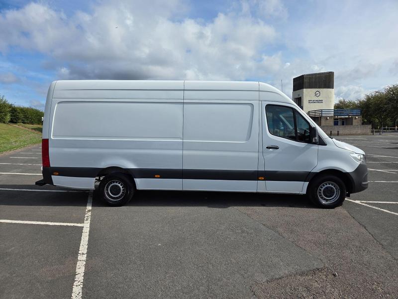 Mercedes-Benz Sprinter Photo at-b74bceca595f43d1bb1c733597621fb7.jpg