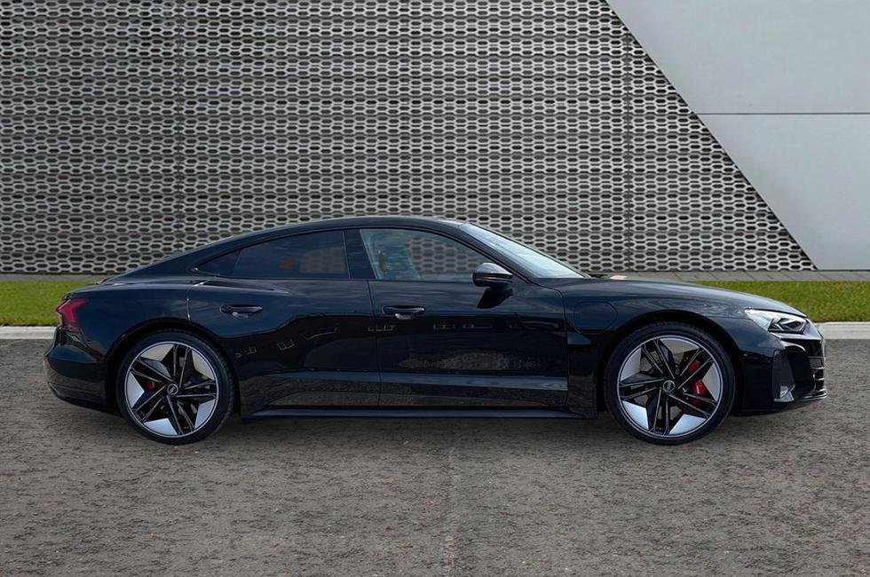 Audi RS e-tron GT Photo at-b76a76855d7b4ad38a2aeaed8dfc6df4.jpg