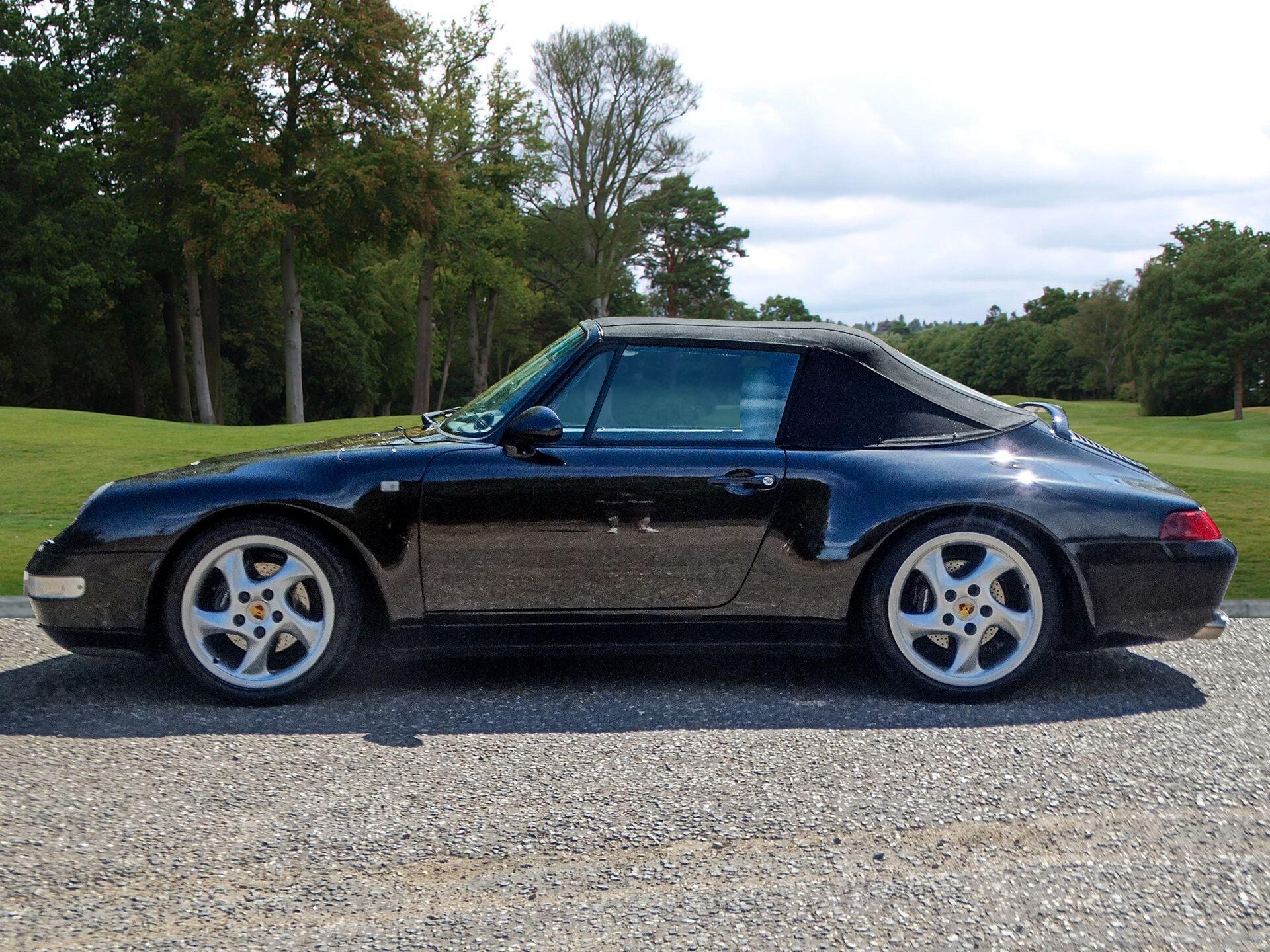 Porsche 911 3.6 993 Carrera Cabriolet Tiptronic S 2dr — photo 29