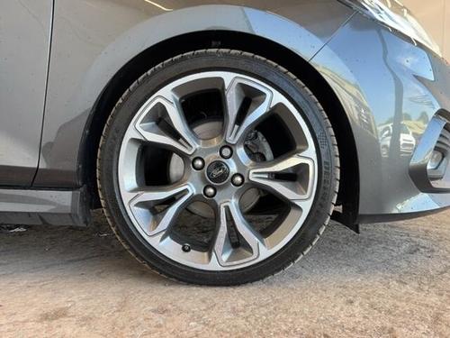 Ford FIESTA Photo at-b7a19426e1cf4f40afdff54a1abea50f.jpg