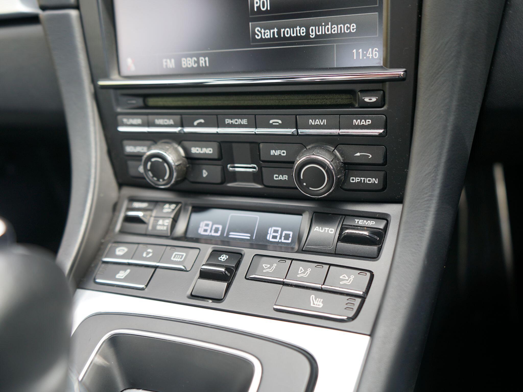 Porsche 911 3.8 991 Carrera S PDK Euro 5 (s/s) 2dr — photo 31
