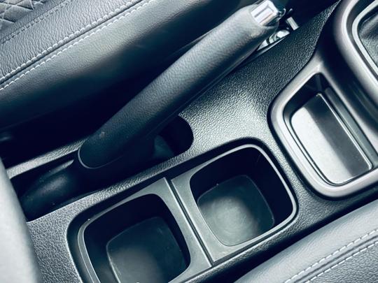 Suzuki Vitara Photo at-b7aa7e828d2042a495f81243f005c86d.jpg