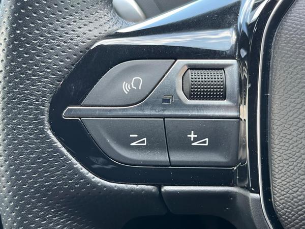Used Peugeot 3008 LG72KYK 30