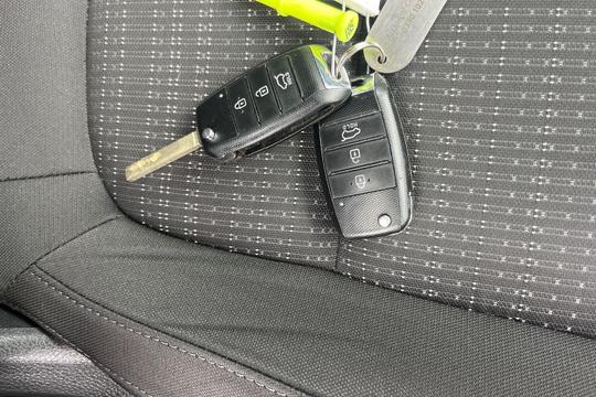 Kia Stonic Photo at-b7d7e7ed27234410ac472cb02bcaba92.jpg