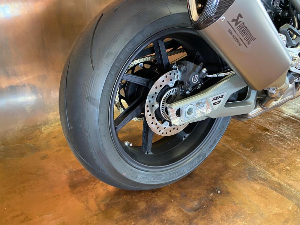 BMW S 1000 RR Photo at-b7fef827bea4416f80e22160797c4693.jpg