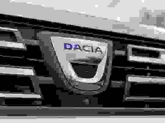 Dacia Duster Photo at-b8537518e7e641d5b630a0681e2afa6a.jpg