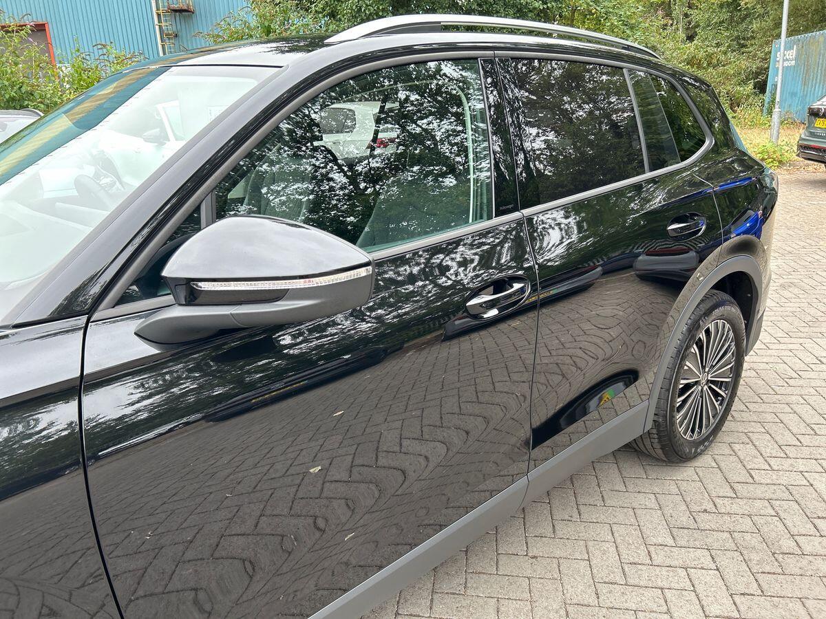 Volkswagen Tiguan Photo at-b875f745c2b243ce967b3dce32de3cbb.jpg