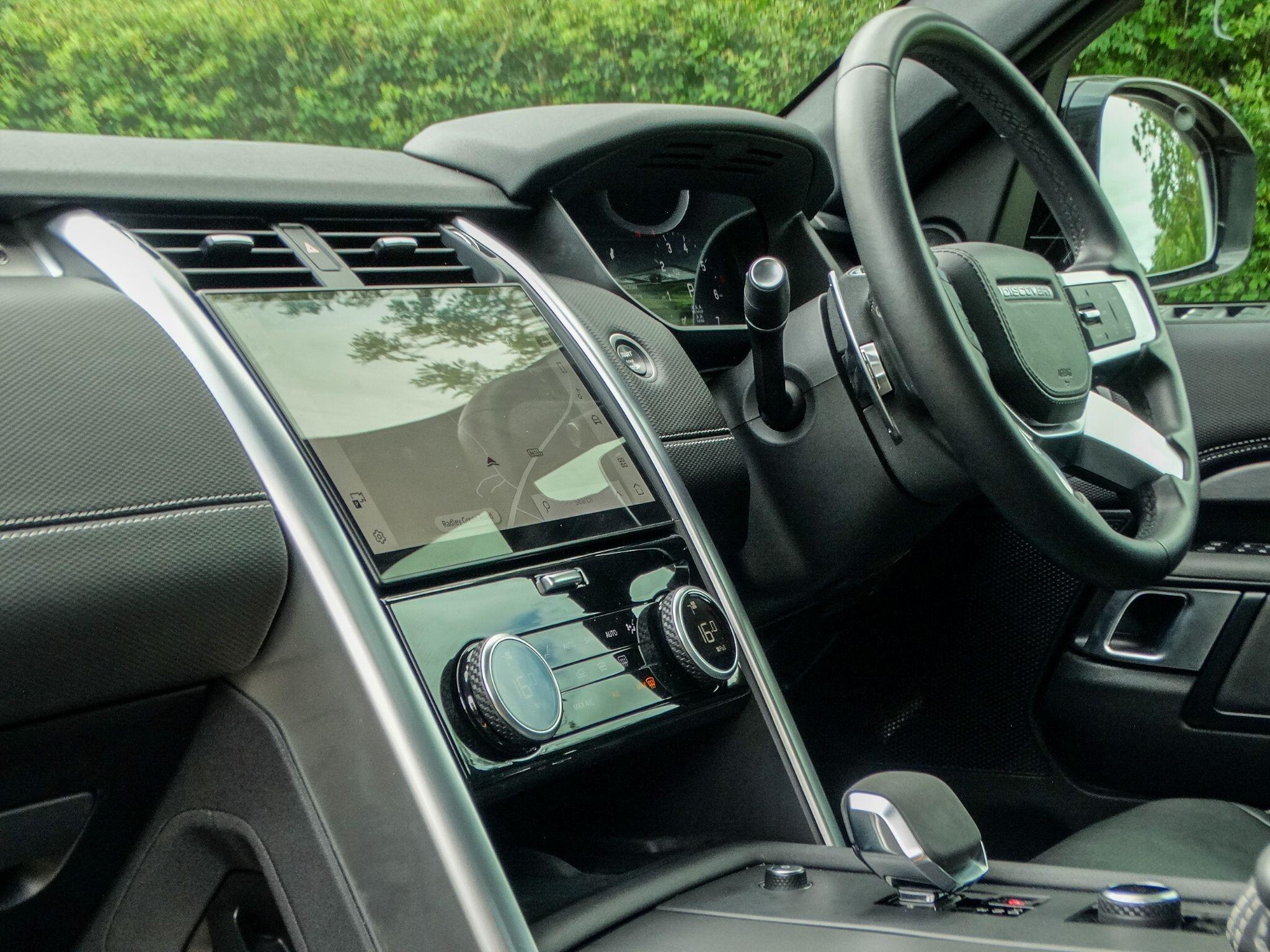 Land Rover Discovery 3.0 P360 MHEV Dynamic HSE Auto 4WD Euro 6 (s/s) 5dr — photo 17